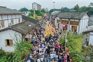 沃恩谈欧文明日回归篮网主场：我只关心球队如何打好这场比赛